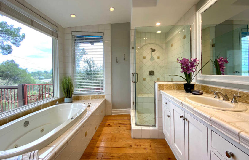 Transitional home staging design of master bath in Thousand Oaks 4 bed, 4 bath home