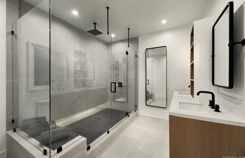 Contemporary home staging design of master bathroom in Los Angeles 2 bed, 2 bath penthouse unit